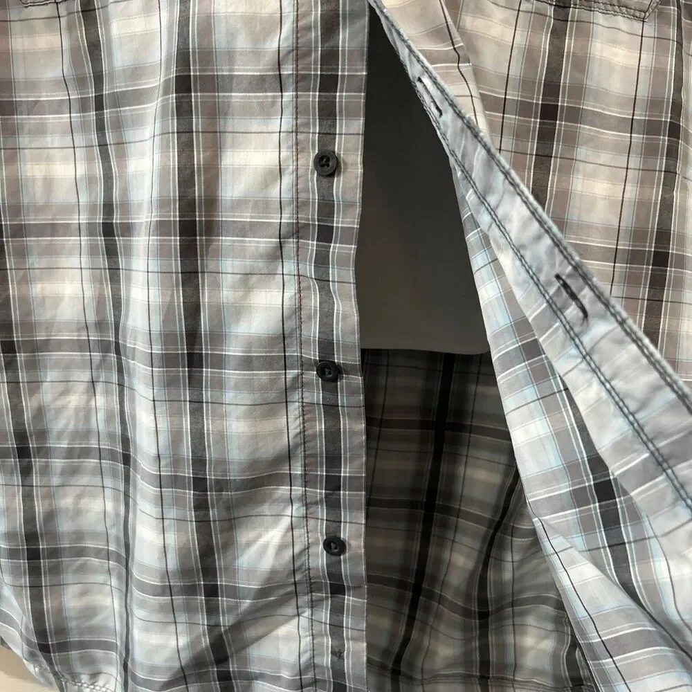 The North Face Mens XL Gray Plaid Short Sleeve Hiking Fishing Performance Shirt